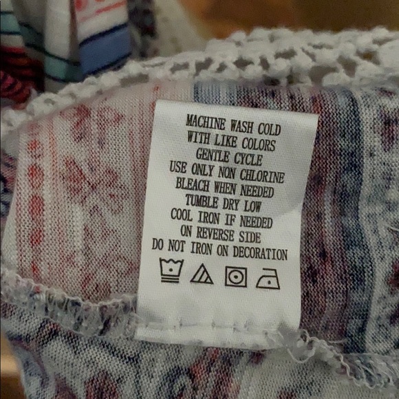 ❗️S O L D❗️ Boho chic cold shoulder halter top - Picture 4 of 4